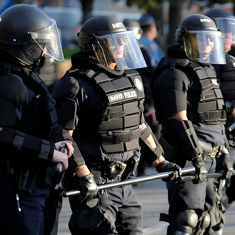 Как работает Riot Gear: от кевлара до жидкой брони